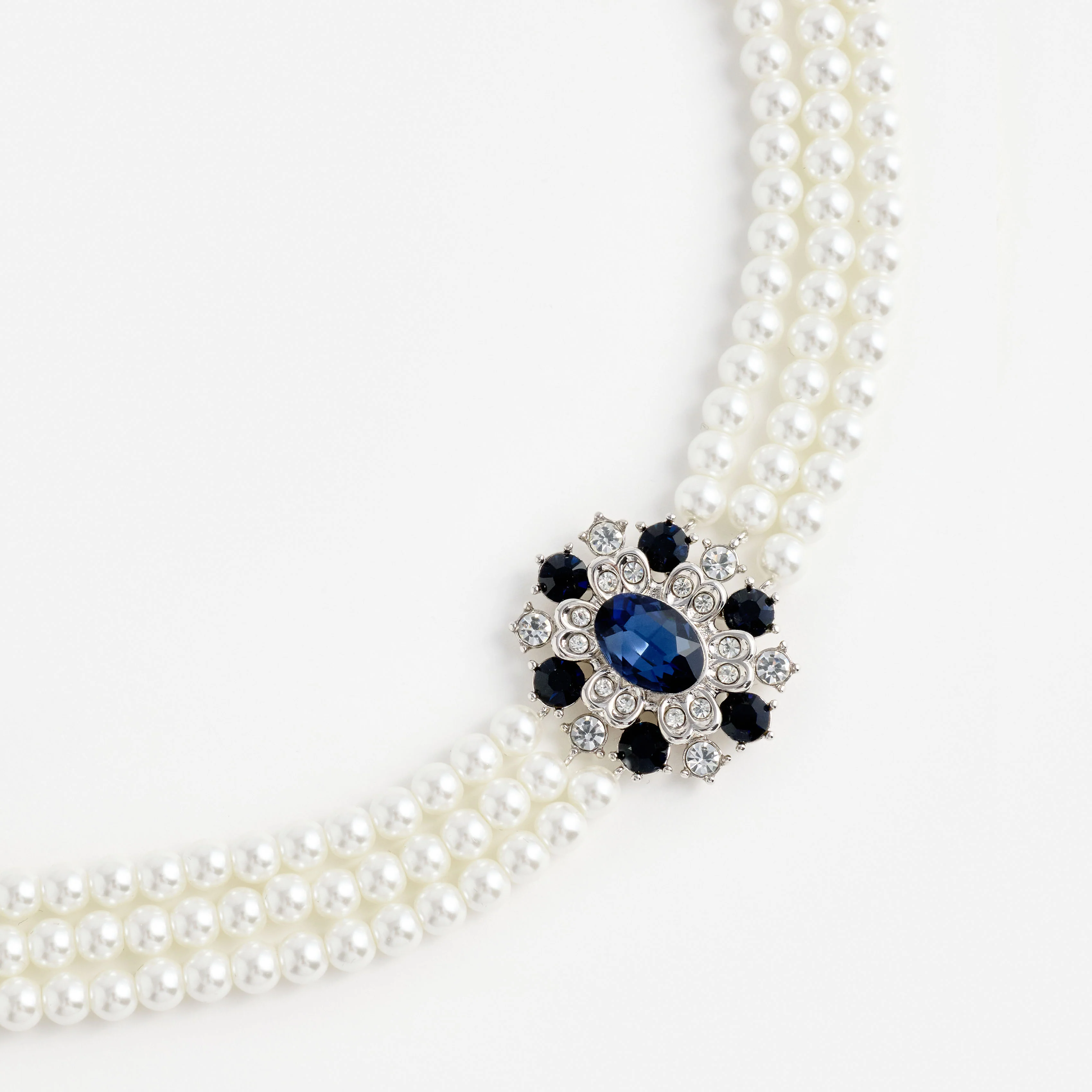 Blue Crystal Pearl Choker - Image 3