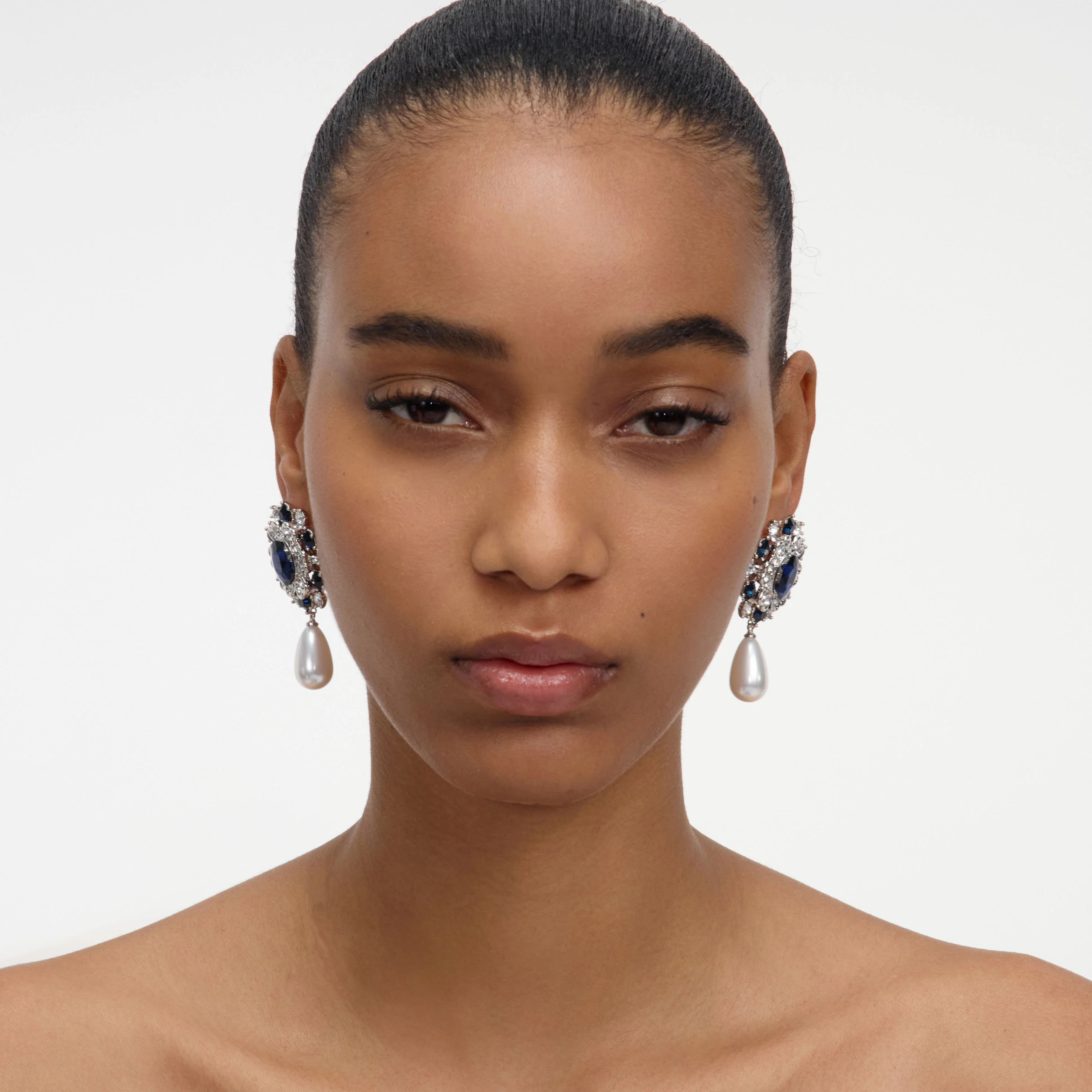 Blue Crystal Pearl Droplet Earring - Image 4