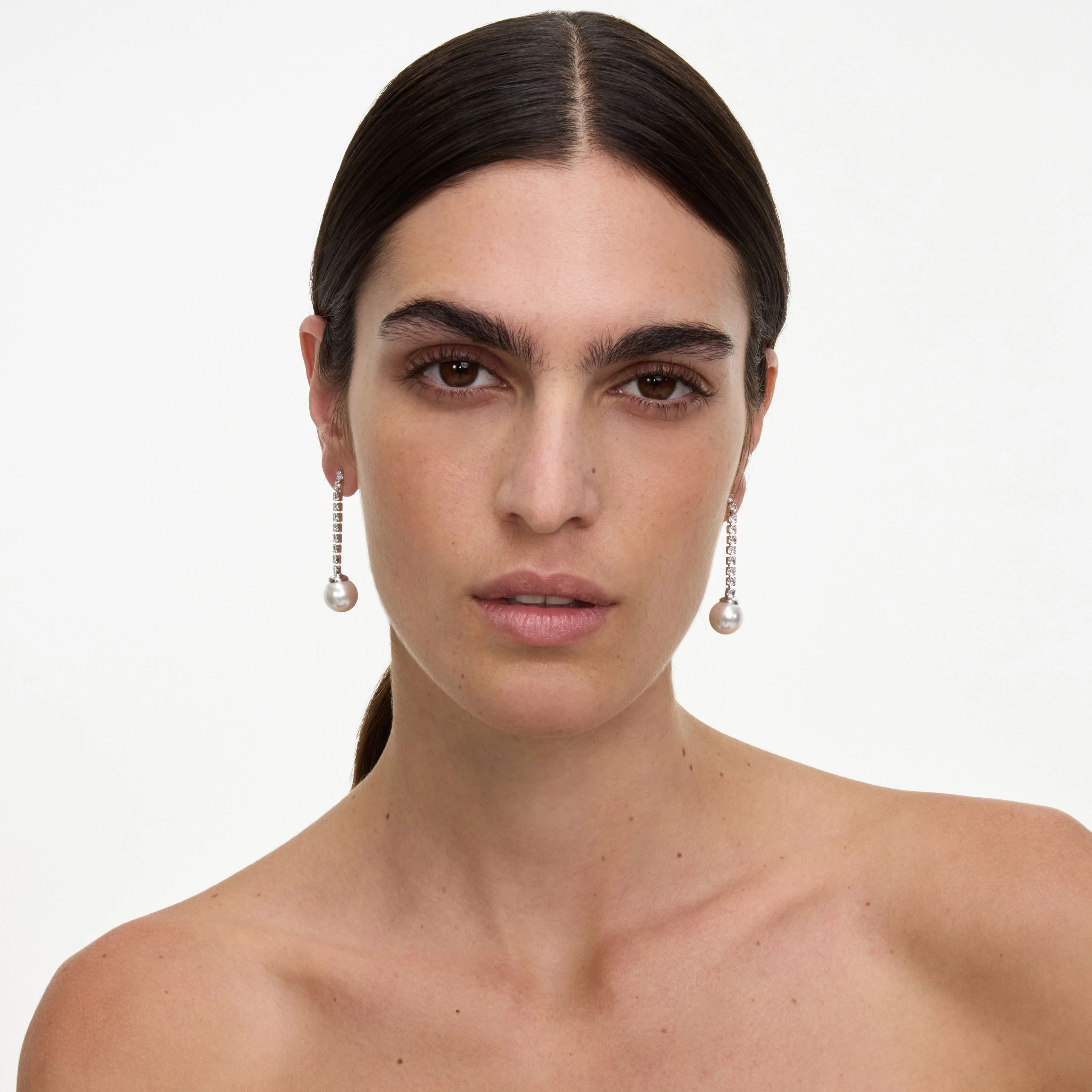 Crystal Pearl Droplet Earring - Image 4