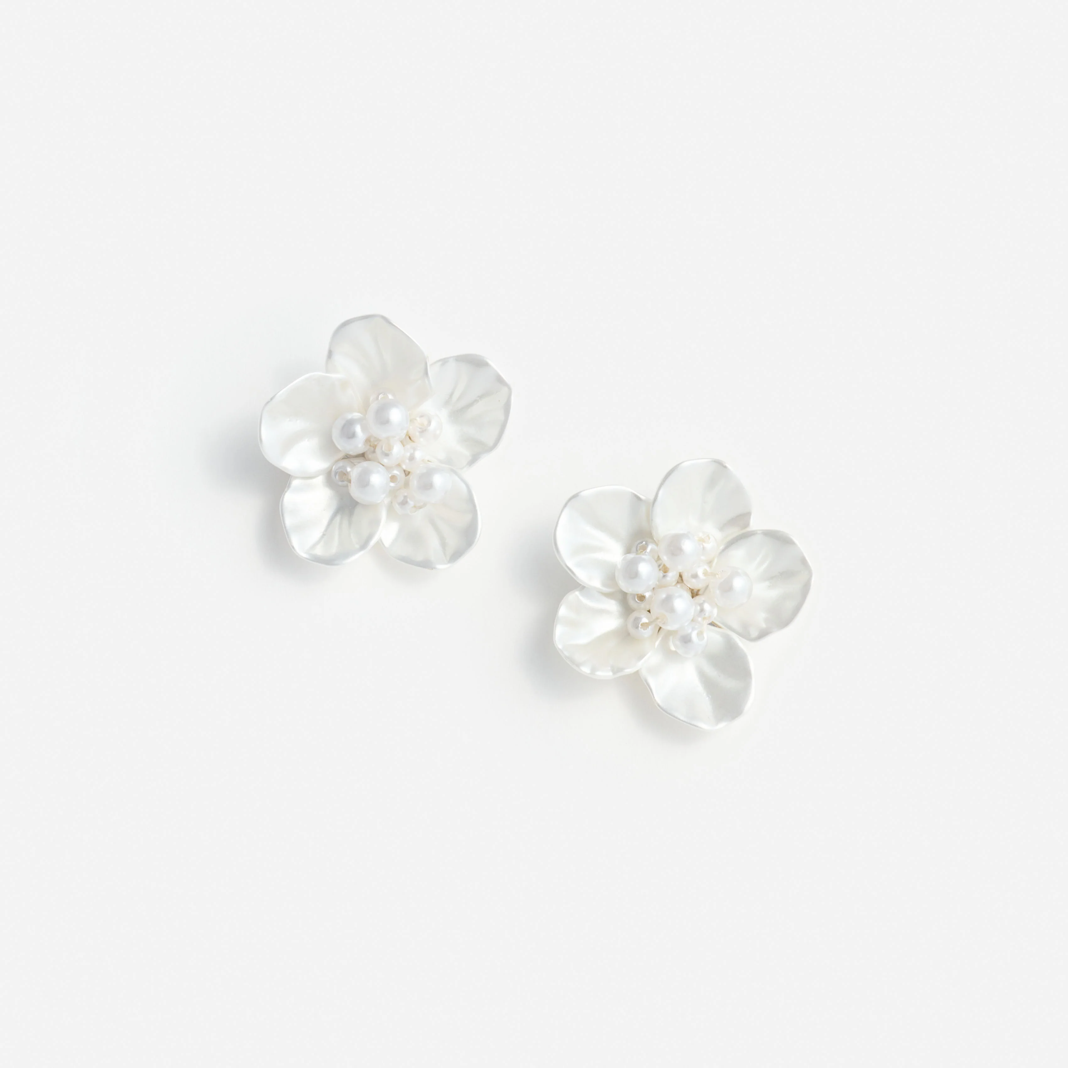 Pearl Flower Earring