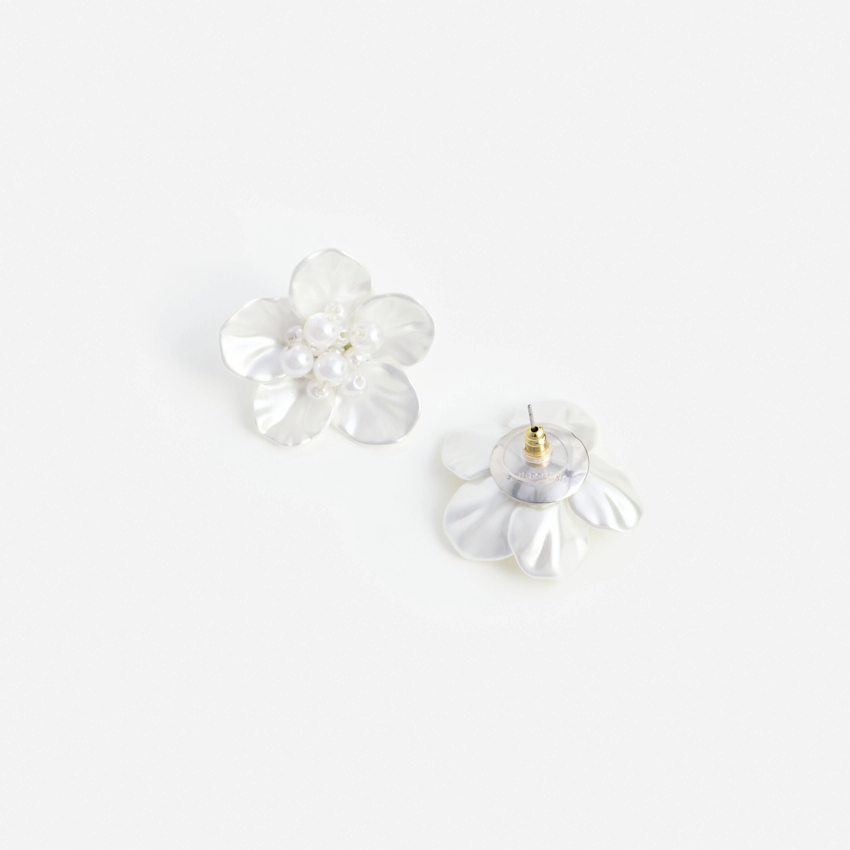 Pearl Flower Earring - Image 3