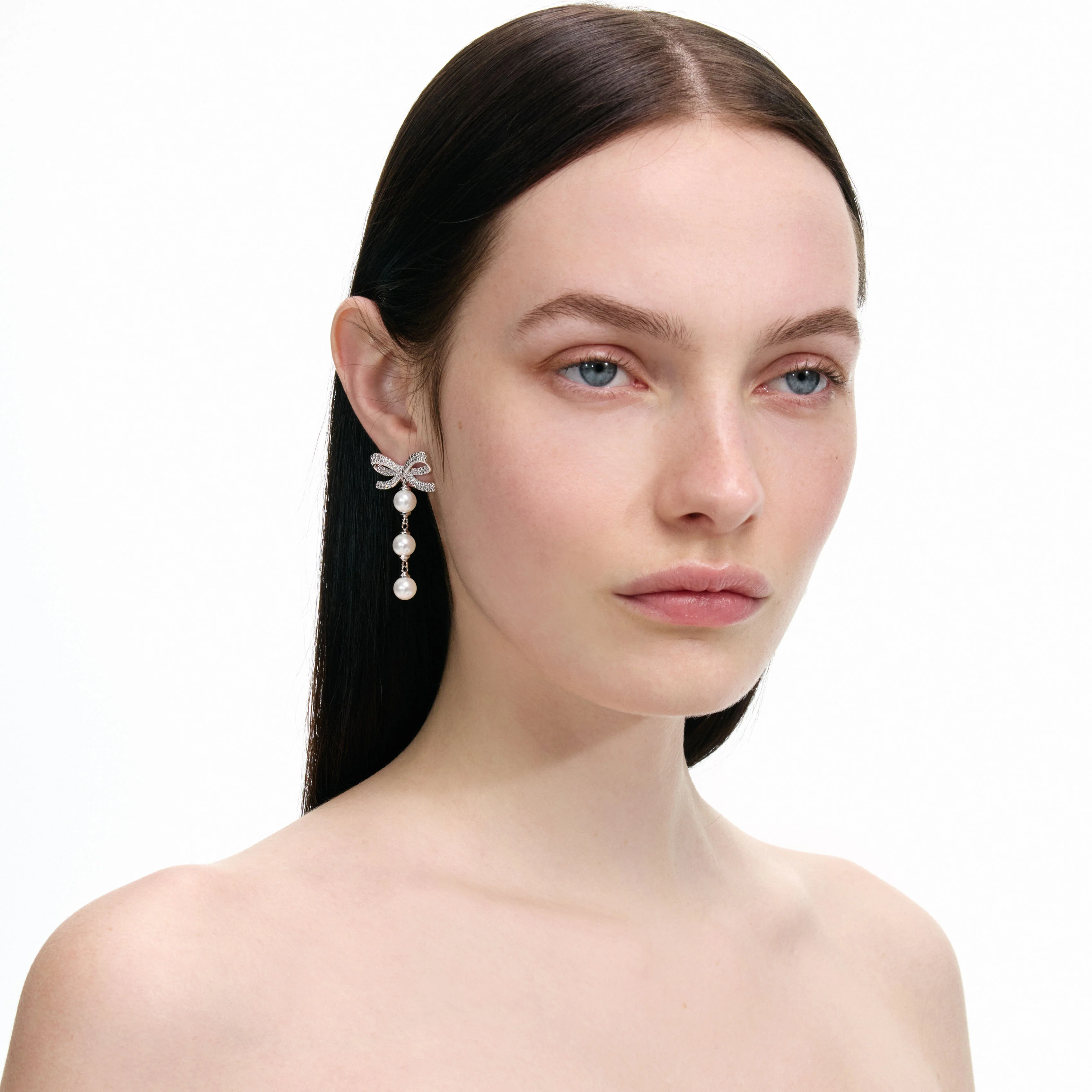 Bow Tiered Pearl Earrings - Image 4