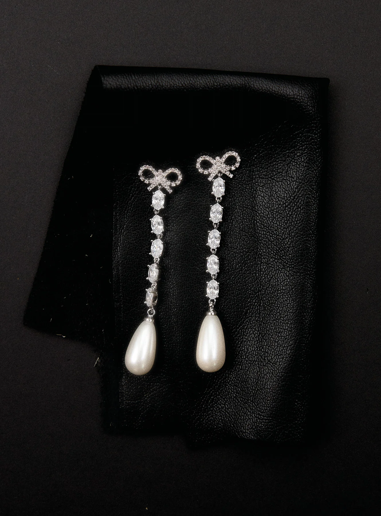 Bow Pearl Droplet Earrings - Image 5